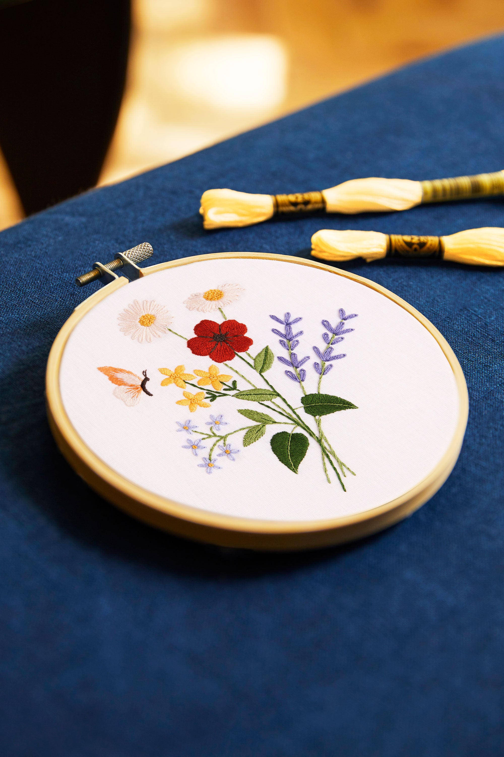 DMC Sumptuous Summer Flowers by Aurora Menendez (Embroidery Kit)